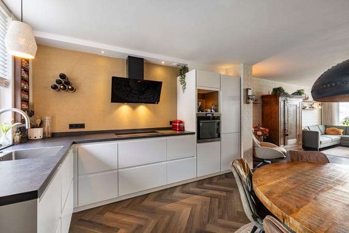 Photo 2 of Paulus Potterstraat 21