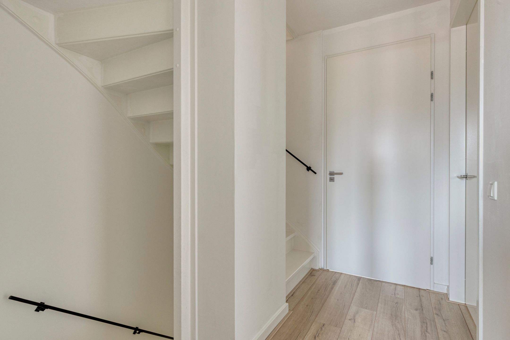 Photo 15 of Almystraat 76