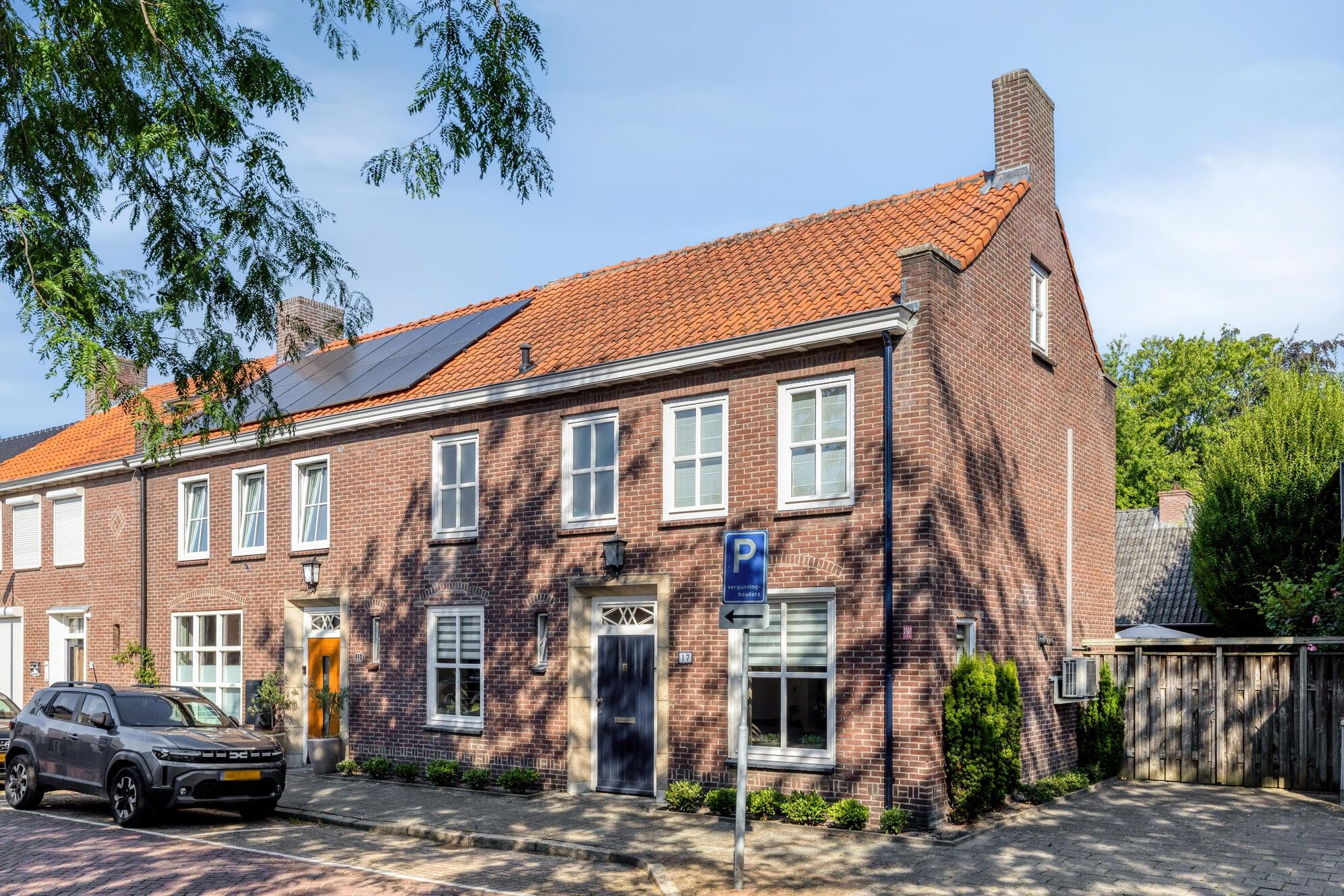 Deken Frankenstraat 17 