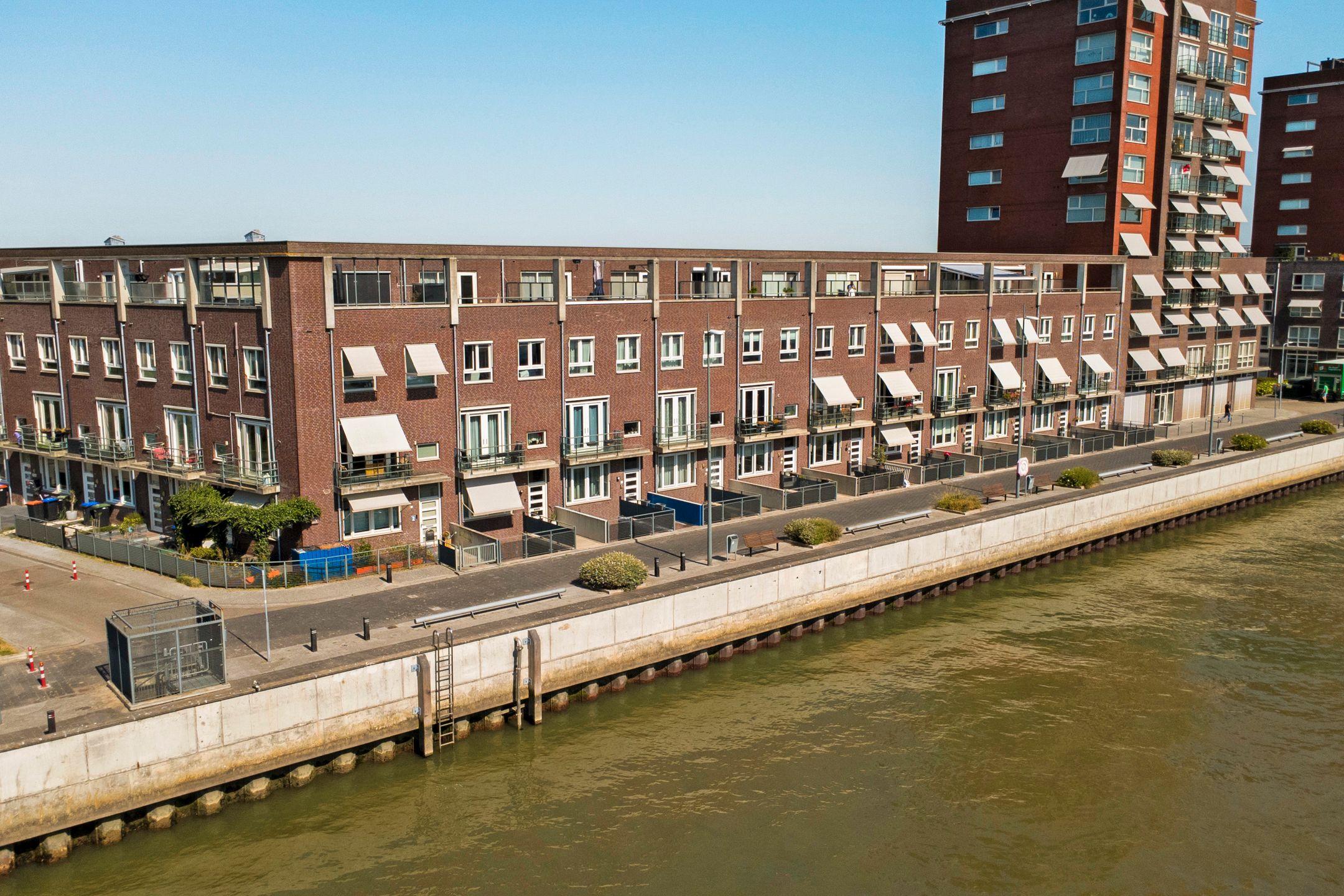 Photo 66 of Maasboulevard 10