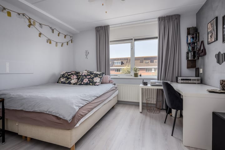 Twee-onder-één-kap te koop: Capellesloot 53, Enkhuizen