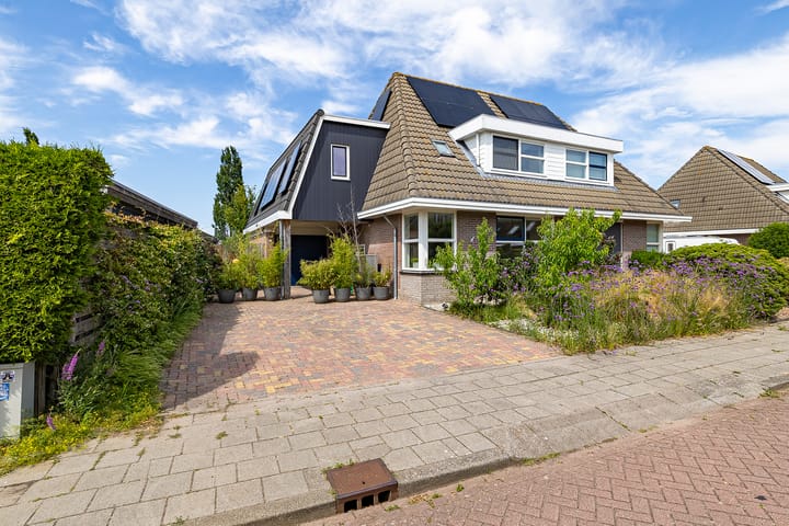 Twee-onder-één-kap te koop: It Swee 1, Nes (Gem. Heerenveen)