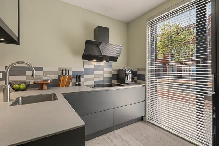Tussenwoning te koop: Molensingel 12, Venlo
