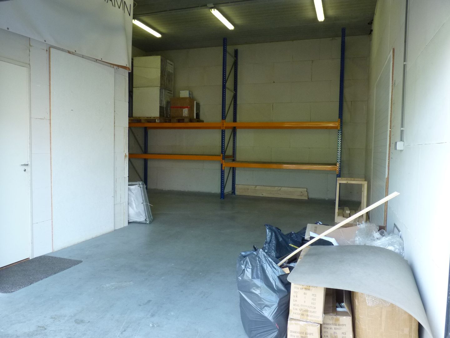 View photo 2 of Neutronweg 39