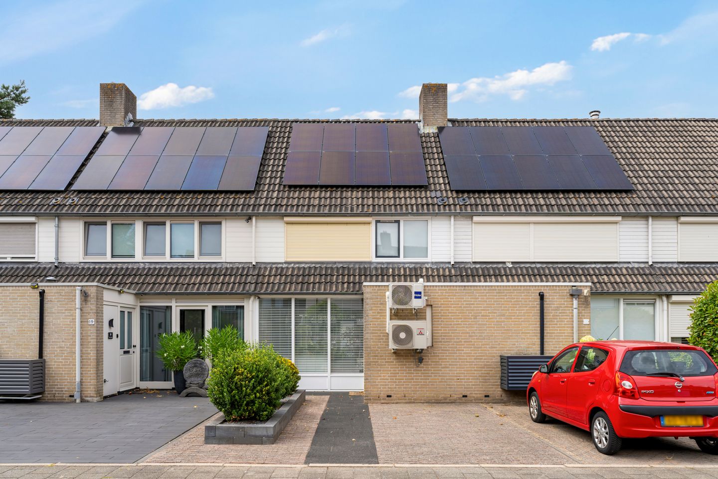 Photo 1 of Dorthstraat 17