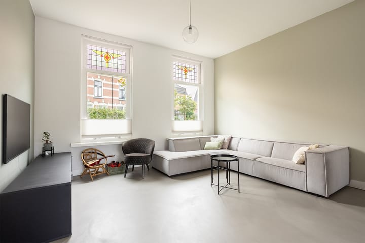 Twee-onder-één-kap te koop: Koningsstraat 116, Hilversum