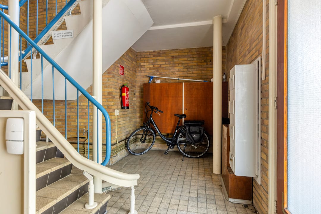 Photo 7 of Tolberterstraat 1-IV