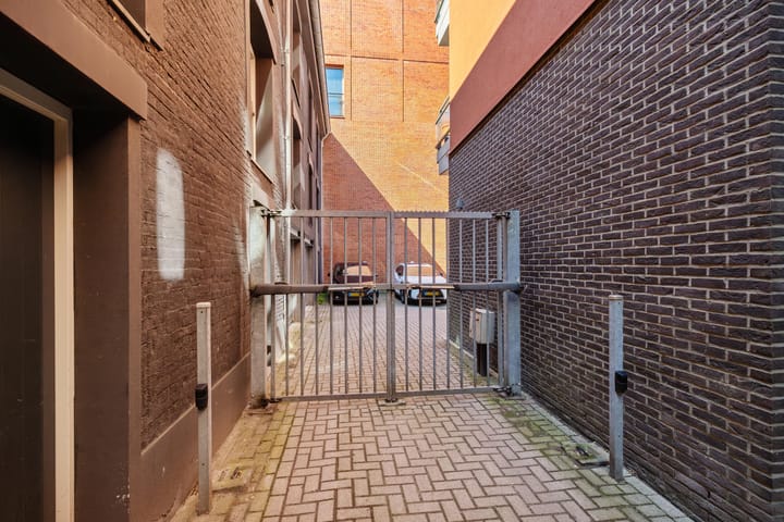 Foto 4 van Damsterkade 8-4