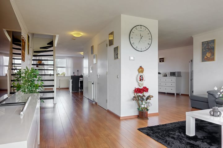 Appartement te koop: Puerto Ricostraat 81, Almere