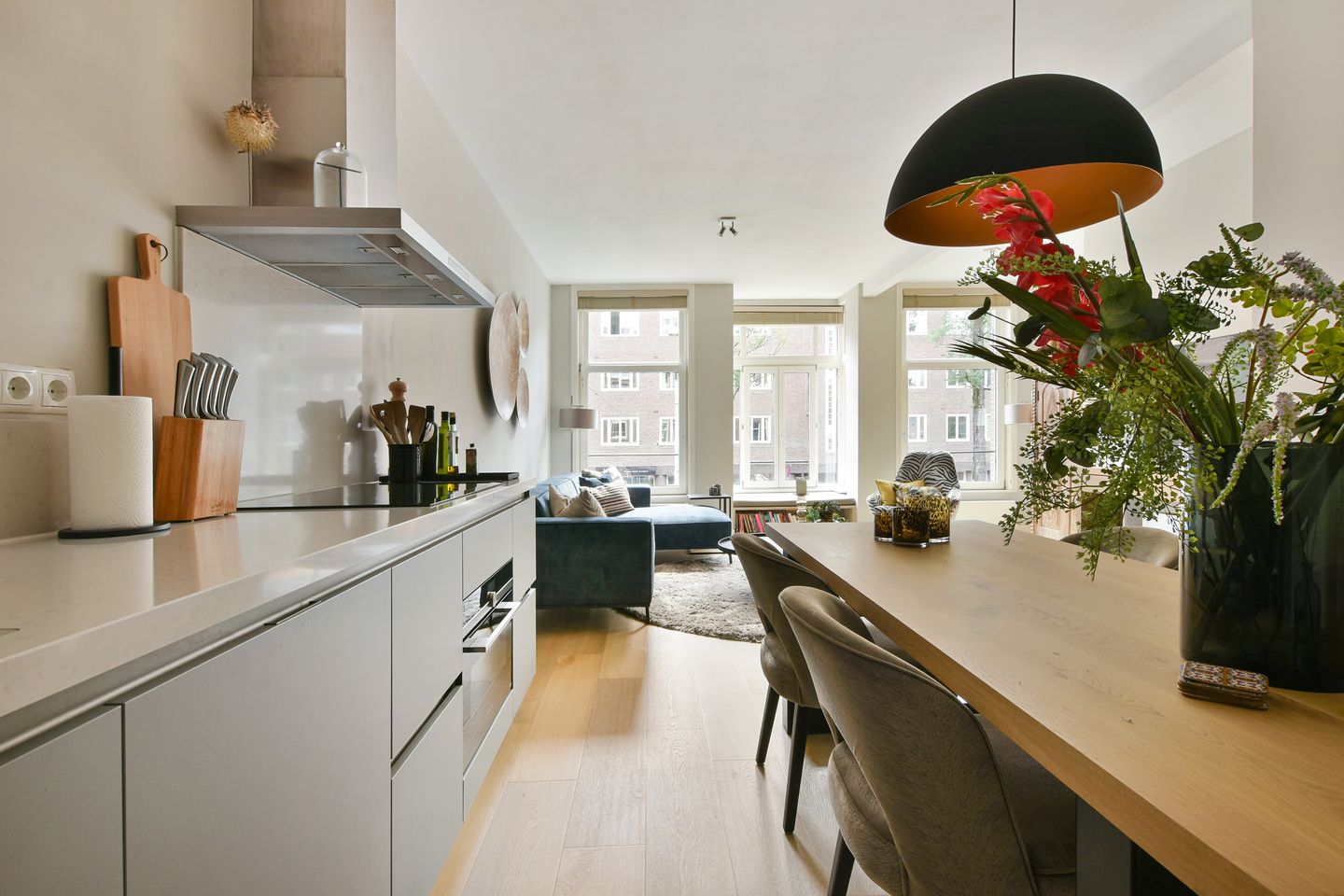 Photo 10 of Roelof Hartstraat 13-1