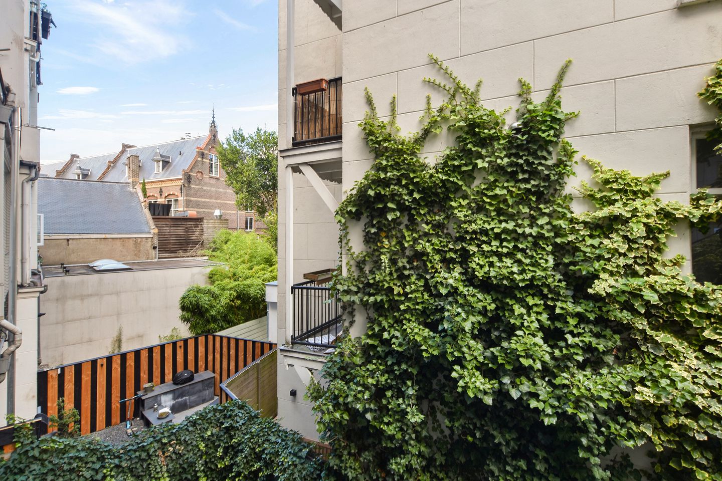 Photo 19 of Roelof Hartstraat 13-1