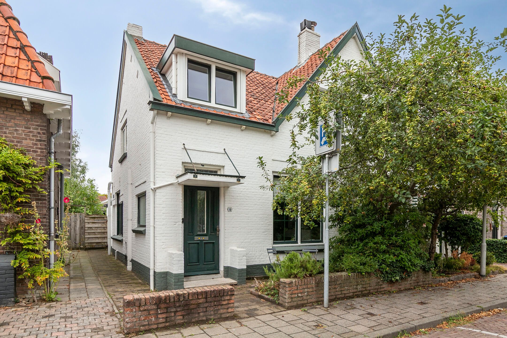 Photo 6 of Emmastraat 14