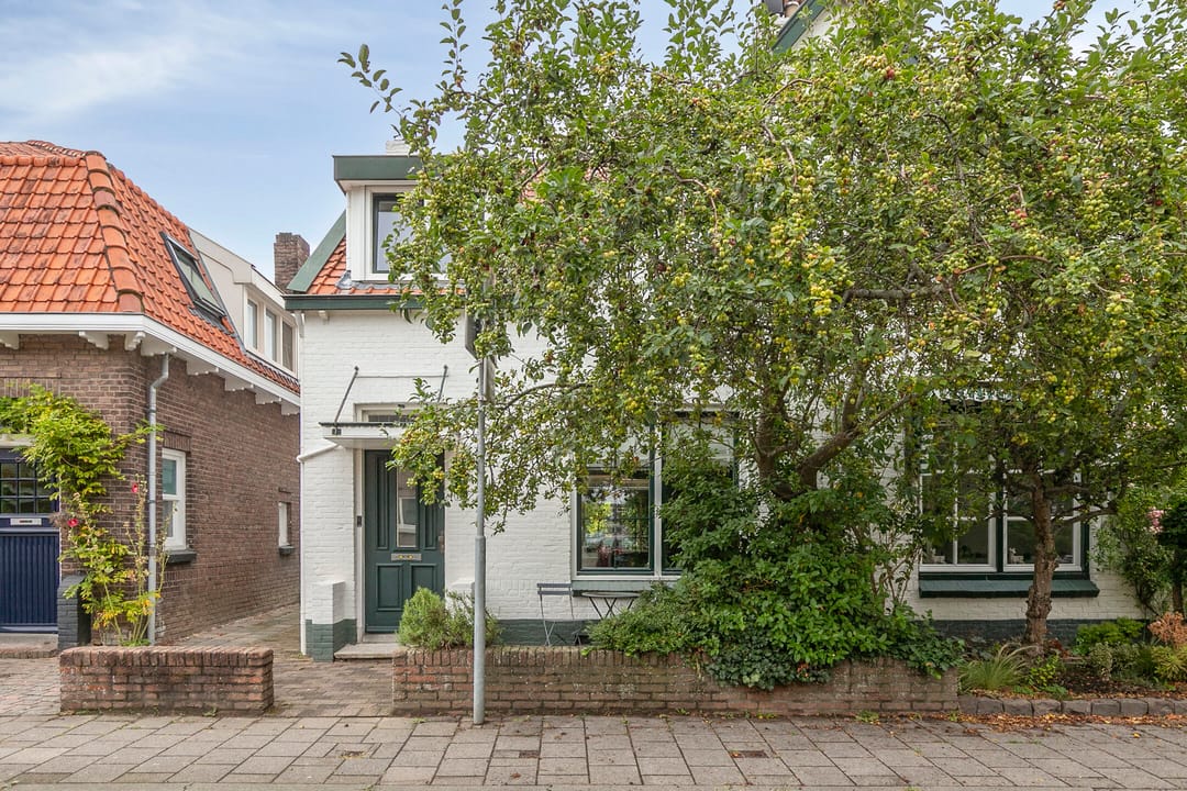 Photo 7 of Emmastraat 14
