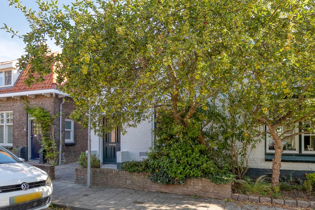 Photo 28 of Emmastraat 14