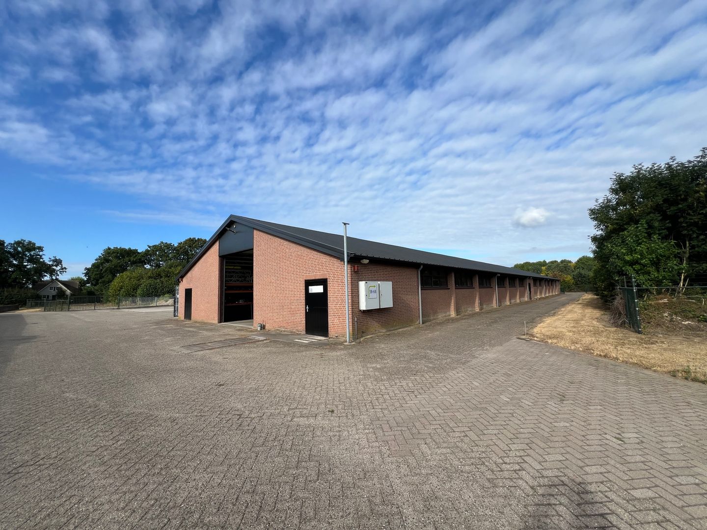 Bekijk foto 4 van Dr Moonsweg 5