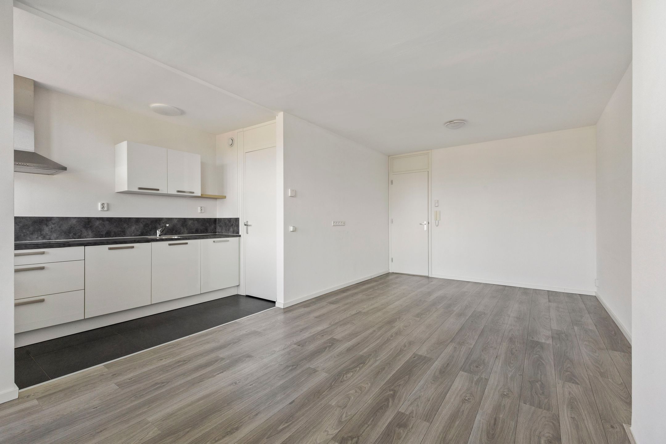 Photo 6 of Koningsplein flat 108-D