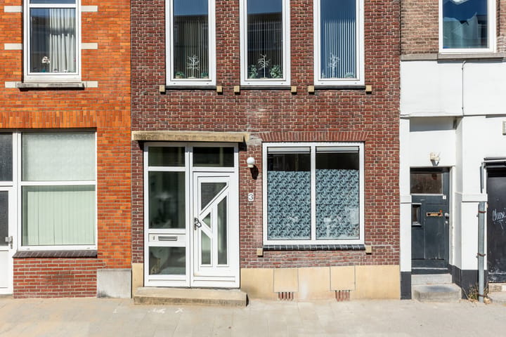 Tussenwoning te koop: Zegwaardstraat 3, Rotterdam