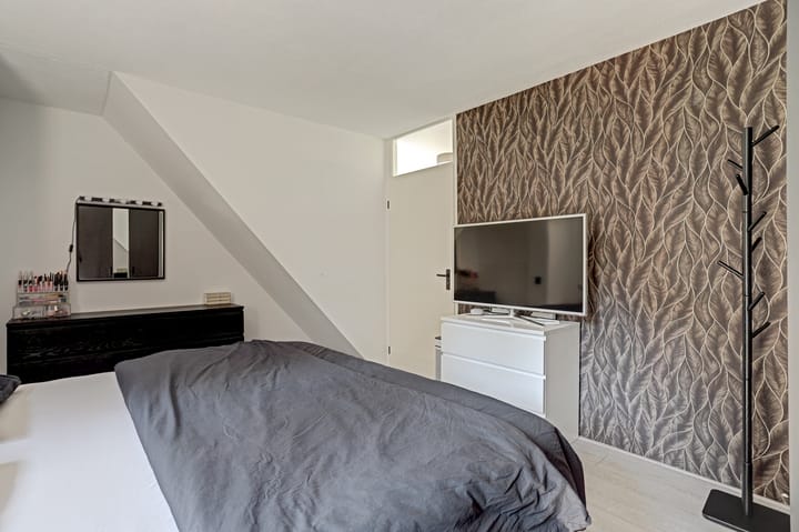 Tussenwoning te koop: Nieuwe Wetering 227, Hoogvliet Rotterdam