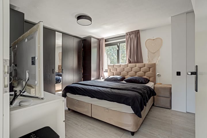Tussenwoning te koop: Nieuwe Wetering 227, Hoogvliet Rotterdam