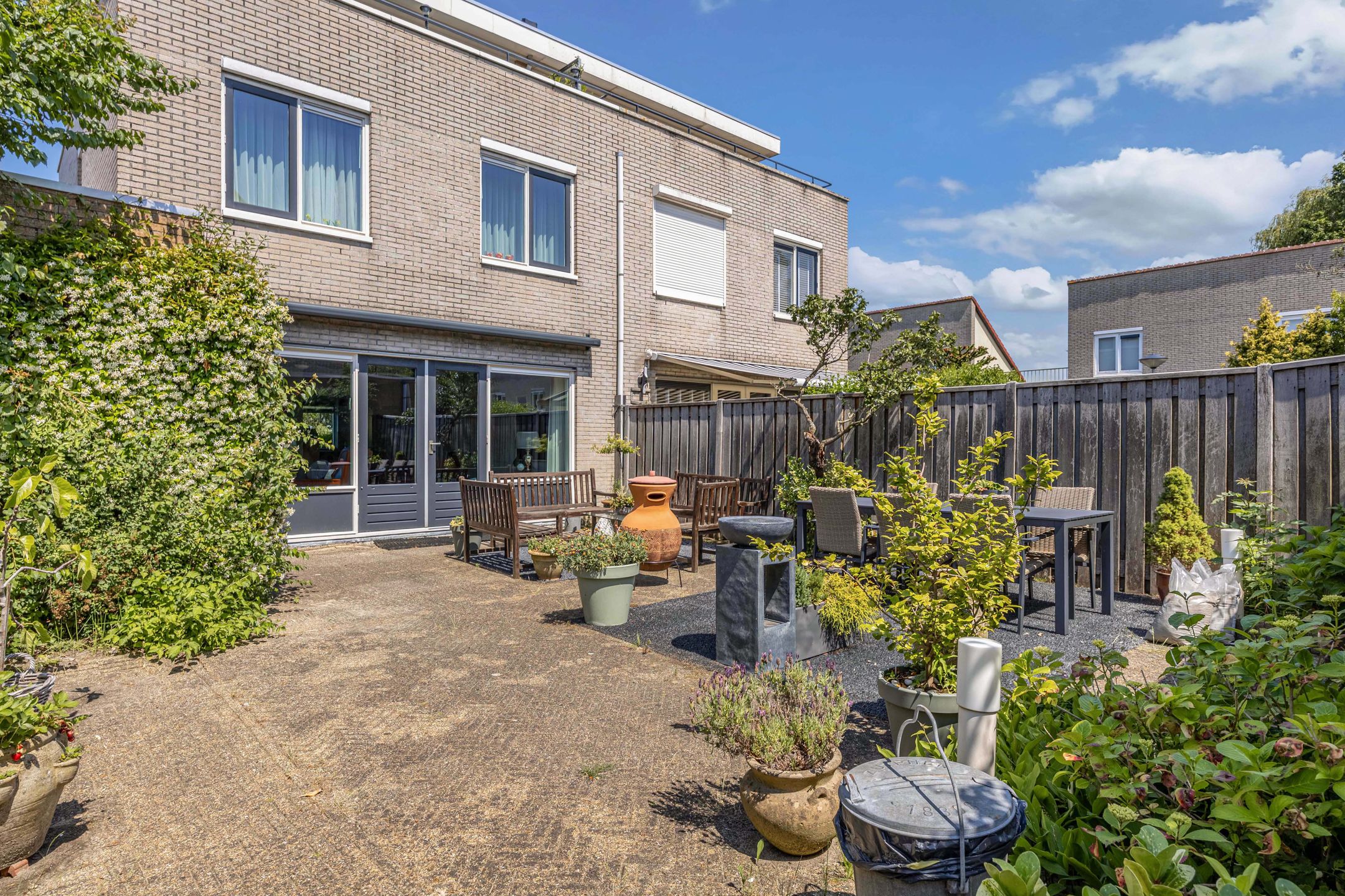 Photo 39 of Rolling Stonesstraat 3