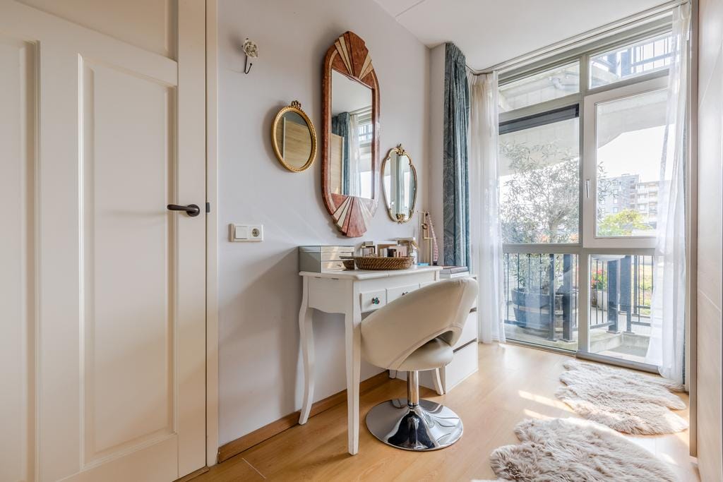 Photo 18 of Oosterweezenstraat 331