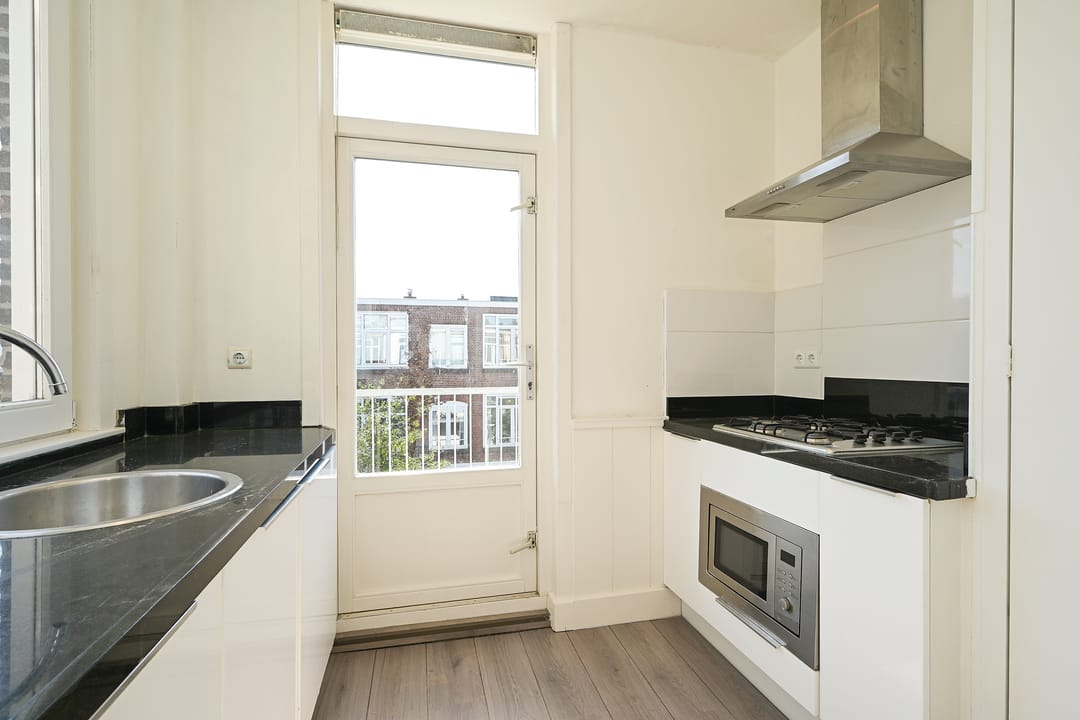 Photo 26 of Lyonnetstraat 80