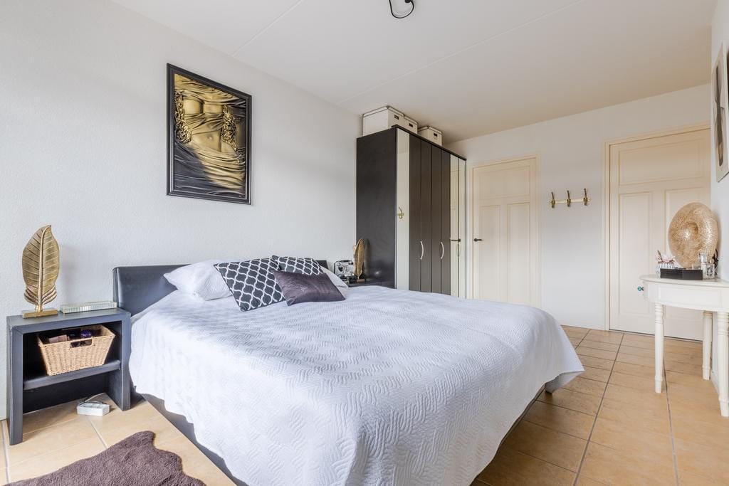 Photo 15 of Oosterweezenstraat 331