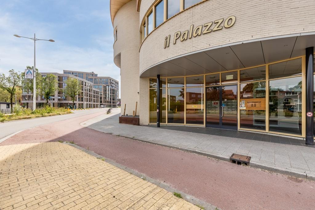 Photo 24 of Oosterweezenstraat 331