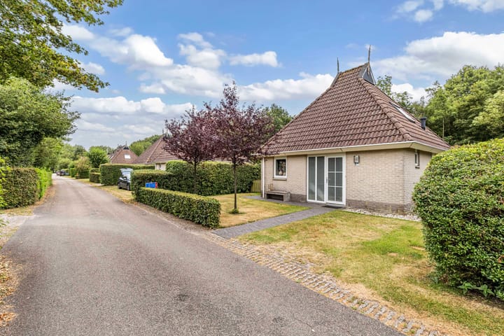 Vrijstaande woning te koop: Koaidyk 6-648, Earnewâld