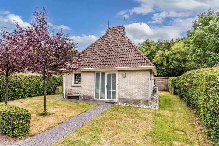 Vrijstaande woning te koop: Koaidyk 6-648, Earnewâld