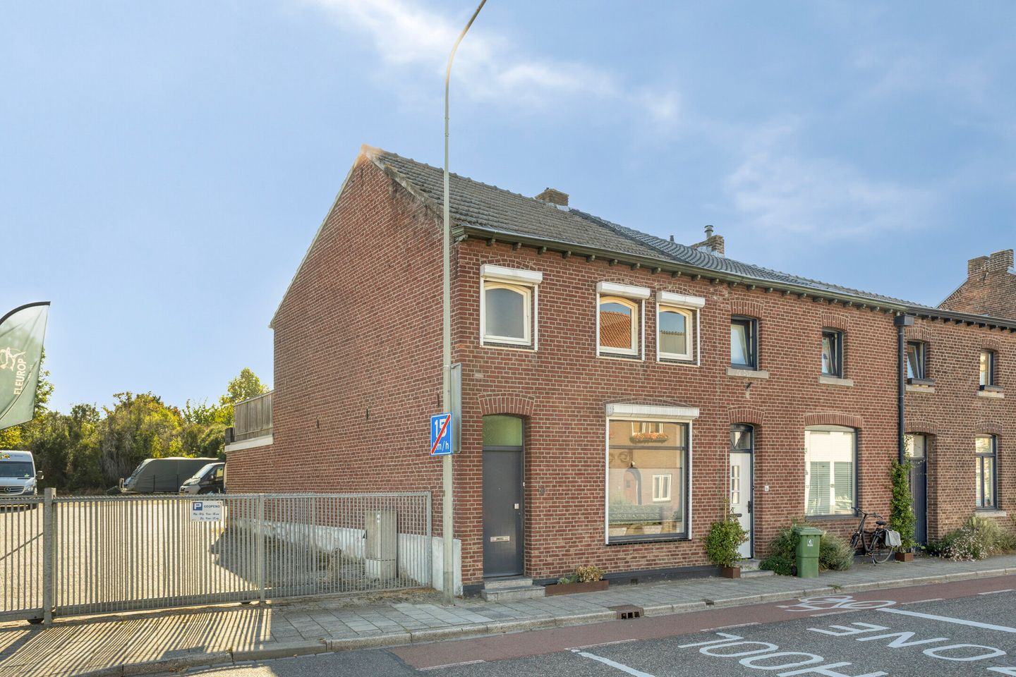 Foto 1 van Burgemeester Cortenstraat 68