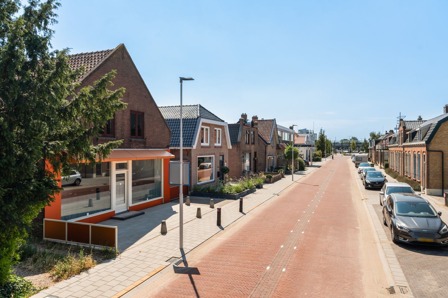 View photo 2 of Eerste Stationsstraat 152