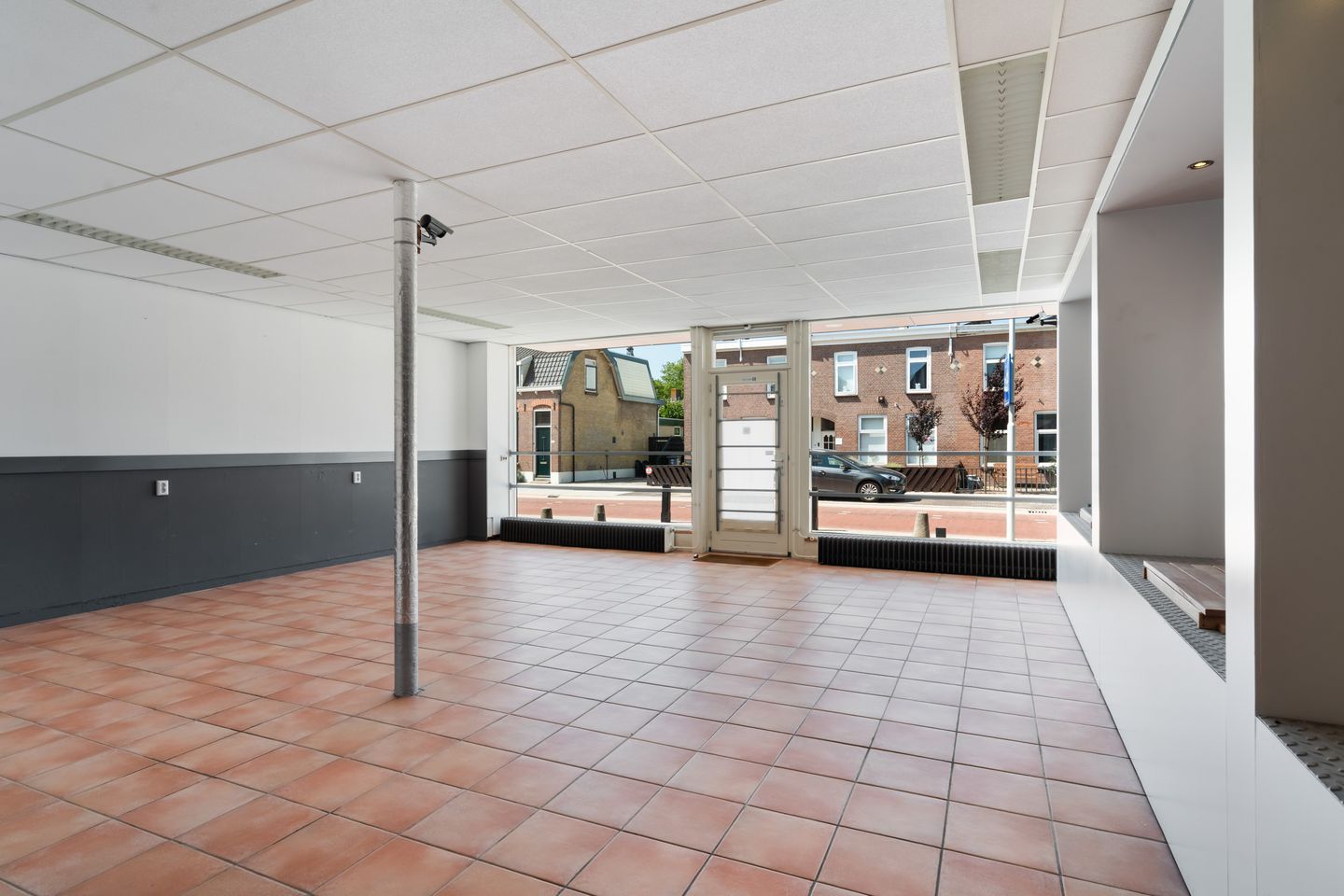 View photo 5 of Eerste Stationsstraat 152