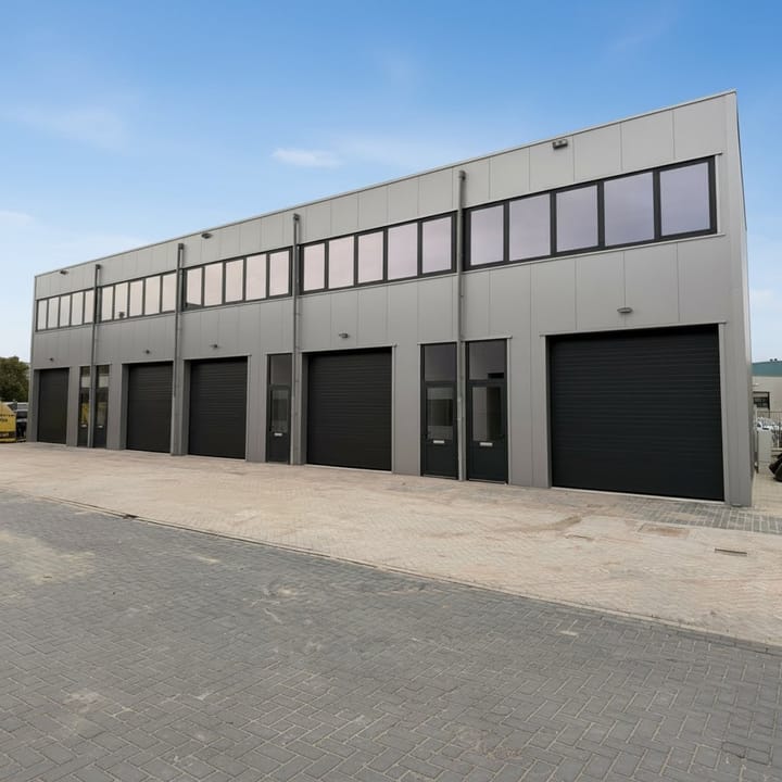 Vlotlaan 102-D, Monster