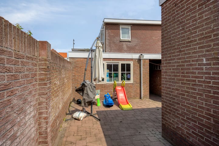 Tussenwoning te koop: Ruyghweg 115, Den Helder