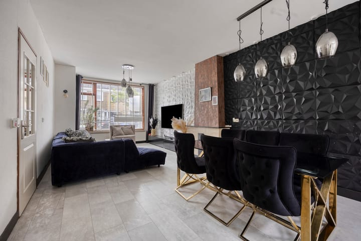 Tussenwoning te koop: Ruyghweg 115, Den Helder