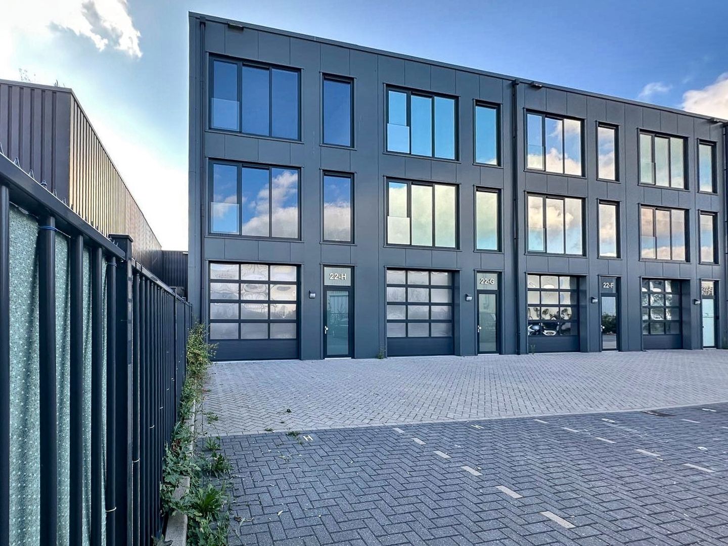 View photo 1 of Graftermeerstraat 22-H