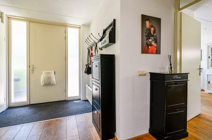 Twee-onder-één-kap te koop: Zondaghof 36, Almere