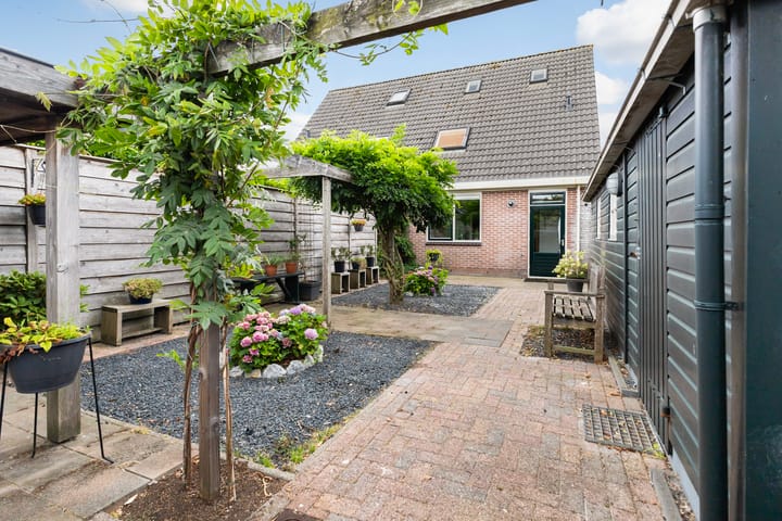 Foto 2 van Ribes 1