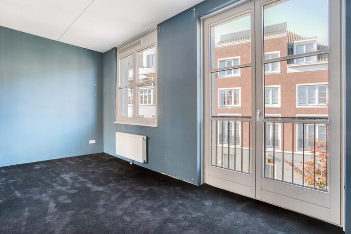 Tussenwoning te koop: Fenixhof 20, Zwolle