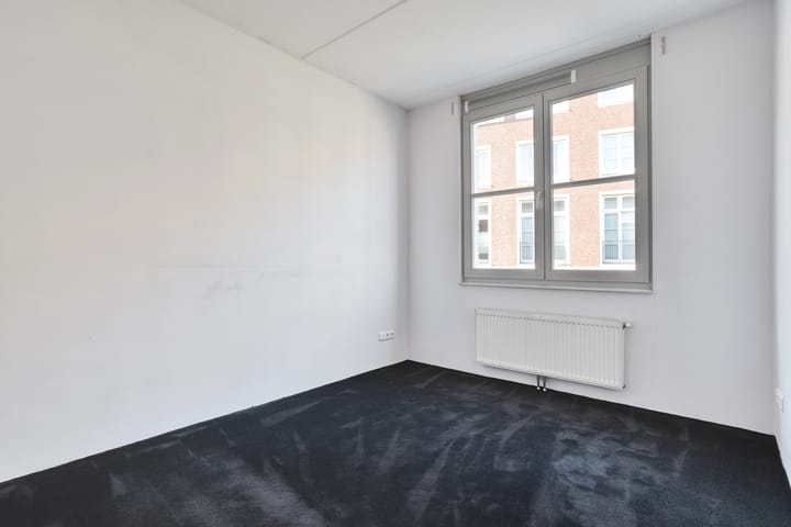 Tussenwoning te koop: Fenixhof 20, Zwolle