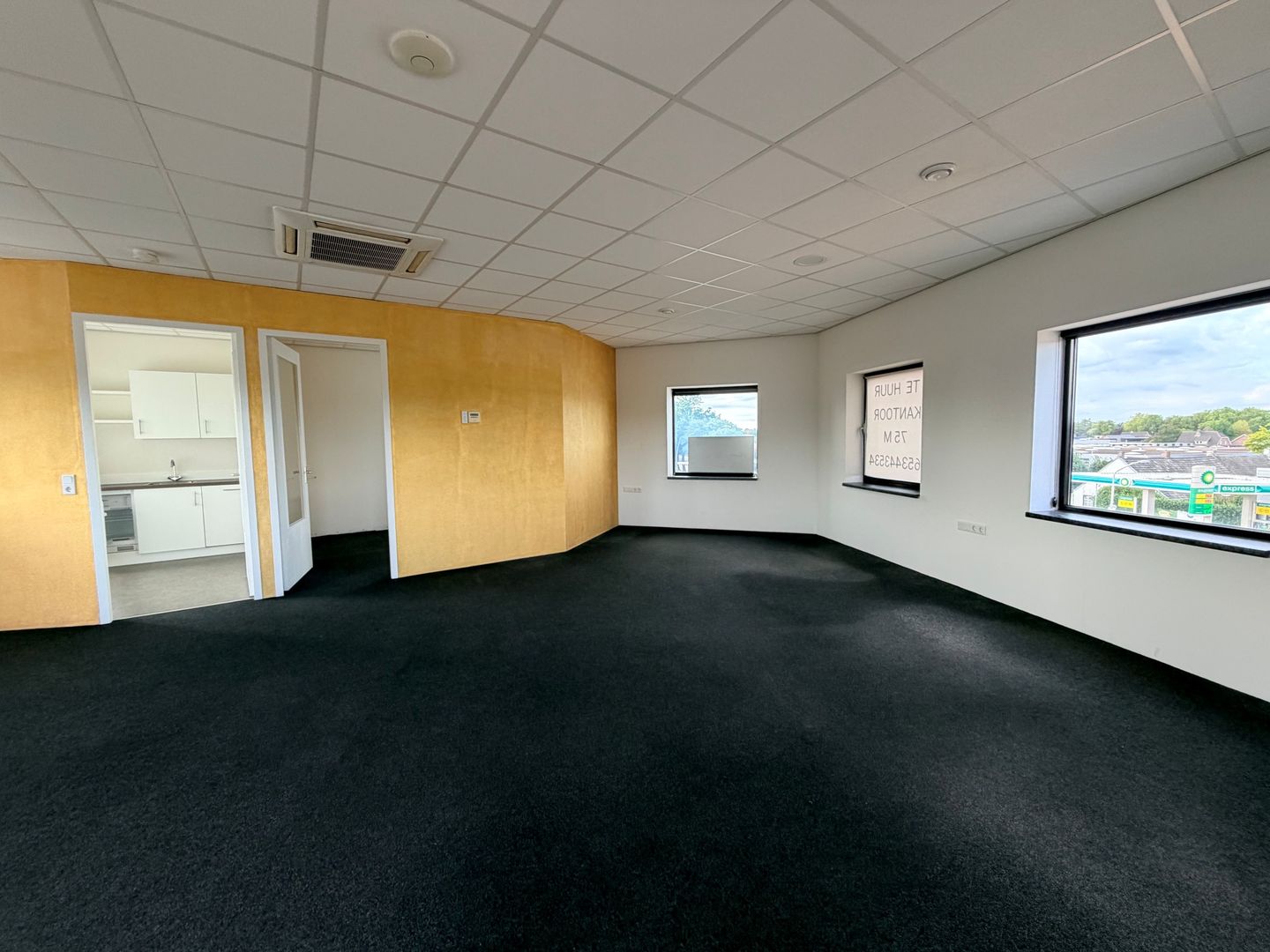 View photo 2 of Doctor Huub van Doorneweg 1-c