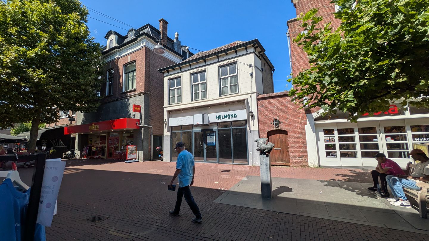 View photo 4 of Veestraat 42