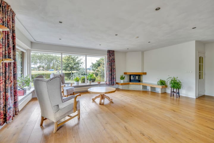 Vrijstaande woning te koop: Voorweg 3, Hellevoetsluis