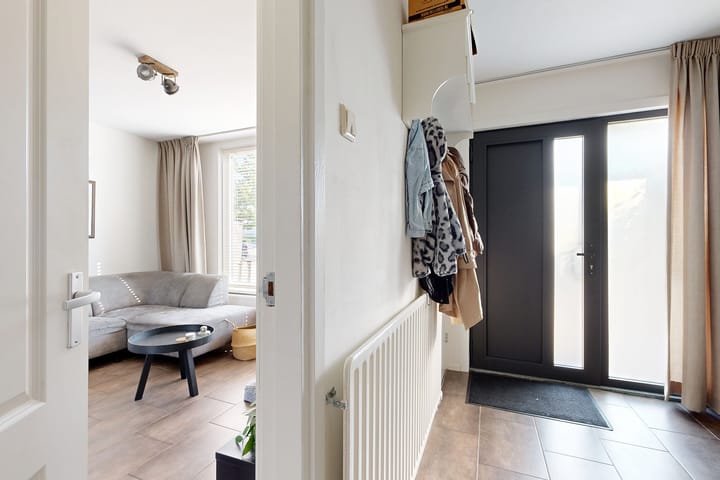 Tussenwoning te koop: Van Gaasbeekstraat 71, Klundert