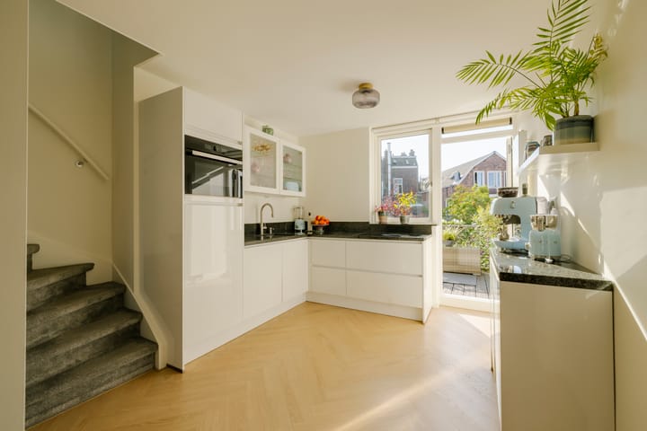 Foto 4 van Lange Margarethastraat 11