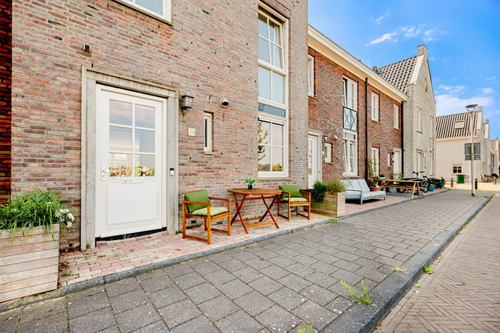 Tussenwoning te koop: Spaarnekade 24, Spaarndam