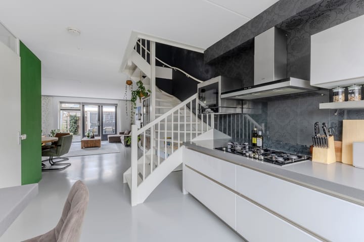 Hoekwoning te koop: Ambachtslaan 42, Assendelft