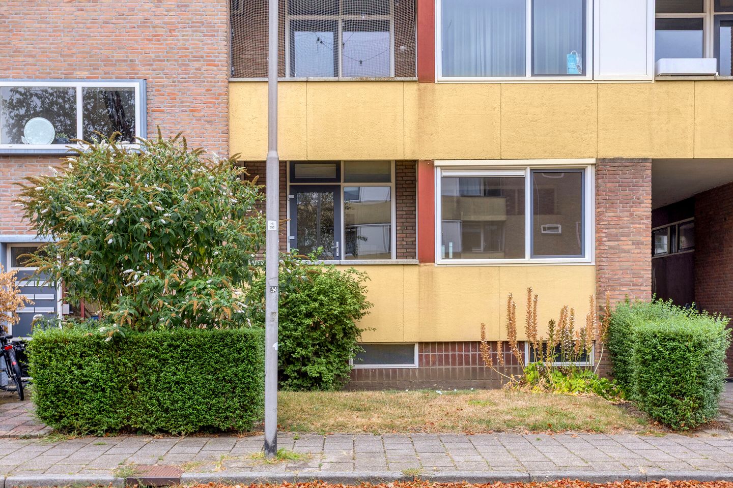 Photo 19 of Professor Hoogveldstraat 4