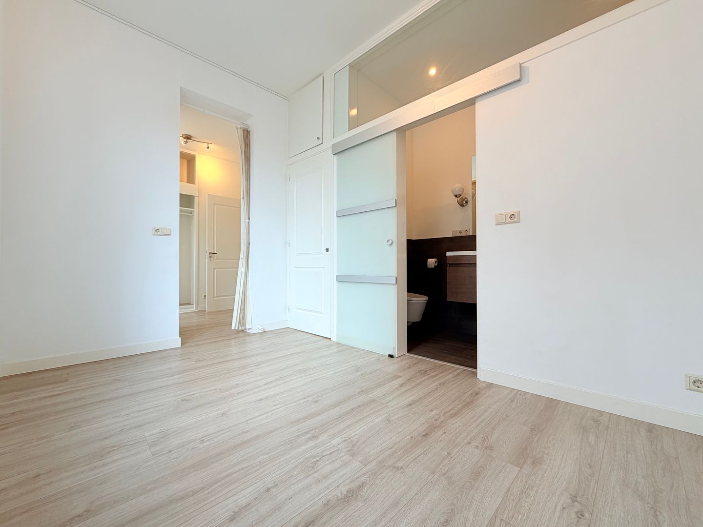 Photo 10 of Valeriusstraat 32-A